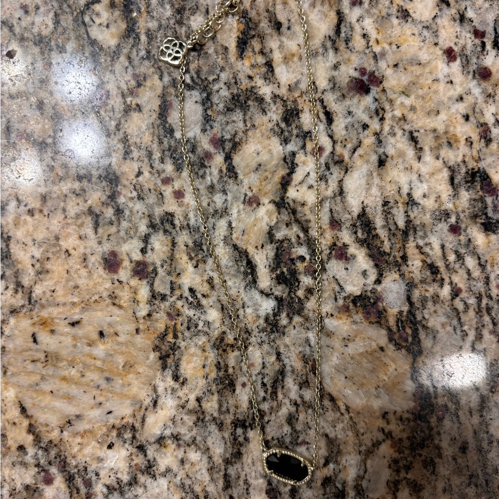 Black Kendra scott necklace